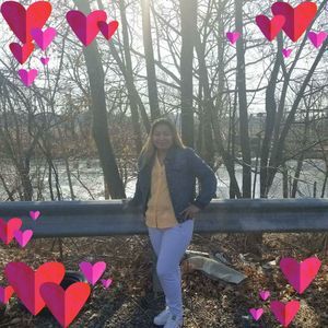 Meet your Posher, Flory